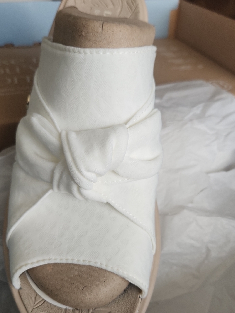 Life Stride White Knot Mule with Tan Footbed Accent - Picture 6 of 8